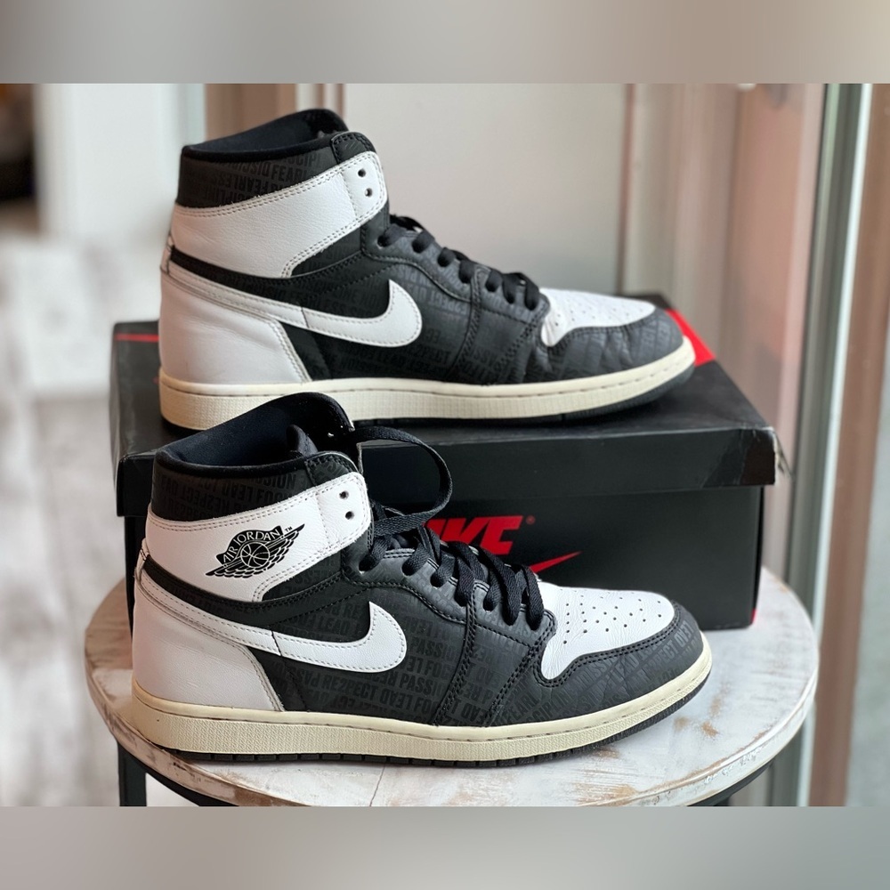 Nike Air Jordan 1 Retro High OG Re2Pect Jeter Yankees Size 10 Basketball Sneaker